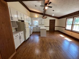 1106 Vass Rd, Spring Lake, NC 28390