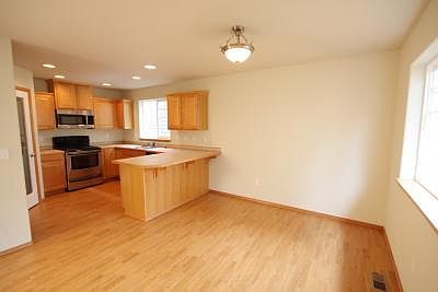 2nd image of 9945 1st St NE #33