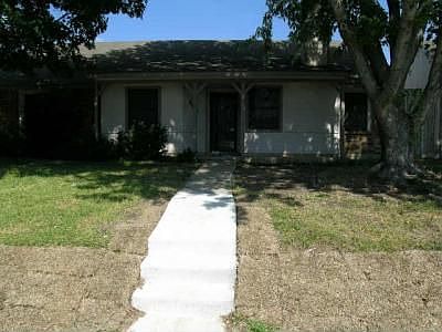 1st image of 6900 Curry Dr