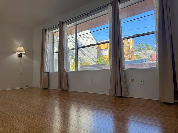5th image of 1019 Grant St Unit E