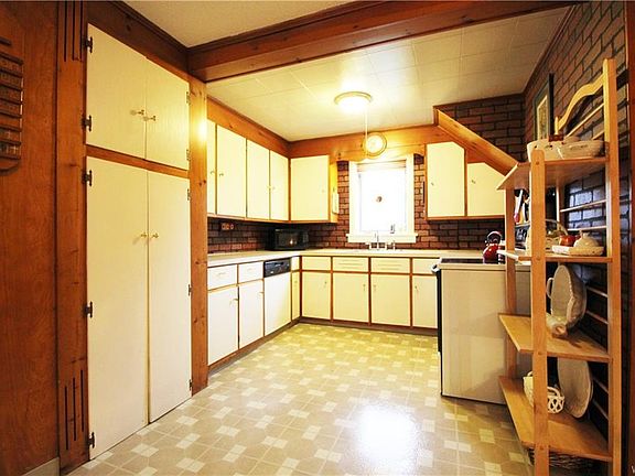 5th image of 58 Jewett Holmwood Rd