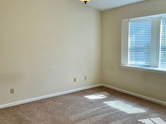 2nd image of 1428 Southern Gardens Dr