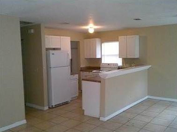 5th image of 2212 E Cayuga St