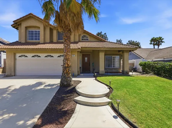 421 Yellowstone Cir, Corona, CA 92879