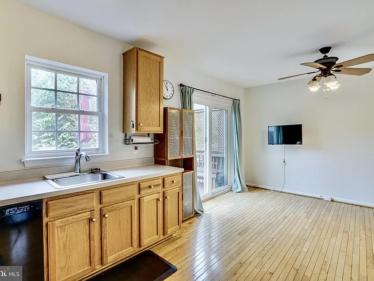 7372 Ardglass Dr — Photo 19