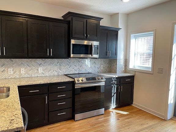 5th image of 2023 Summit St