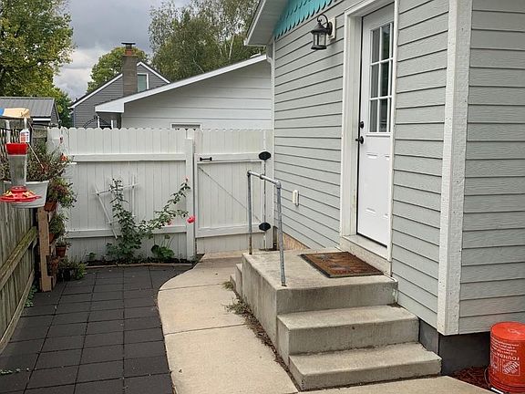 4th image of 302 S Donnelly Ave