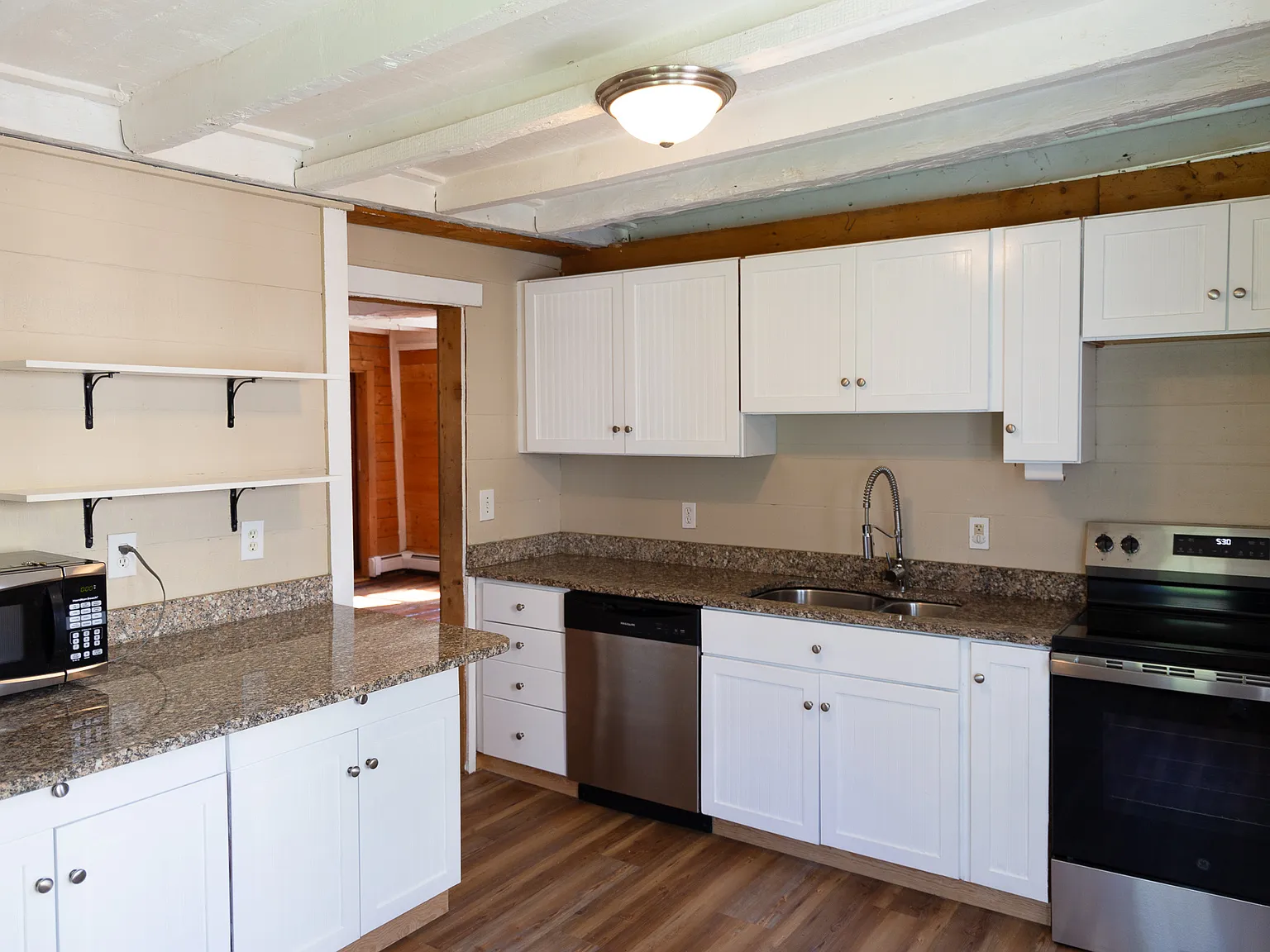 3 bed, 1800 sqft, $2,800 — Photo 1