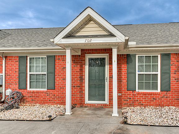 4th image of 702 Creekside Drive