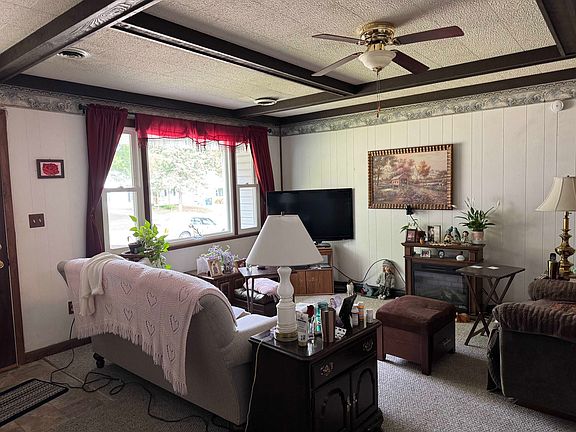 5th image of 226 Winnebago Ave