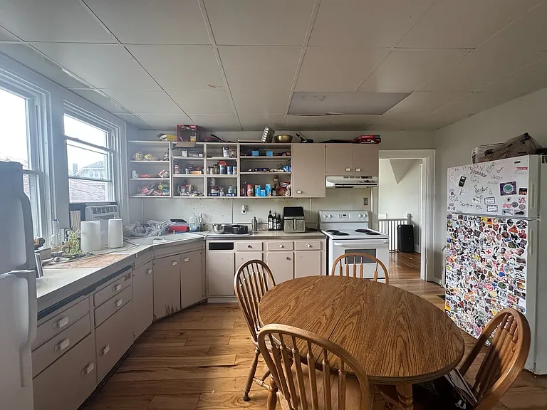 350 Probasco St — Photo 24