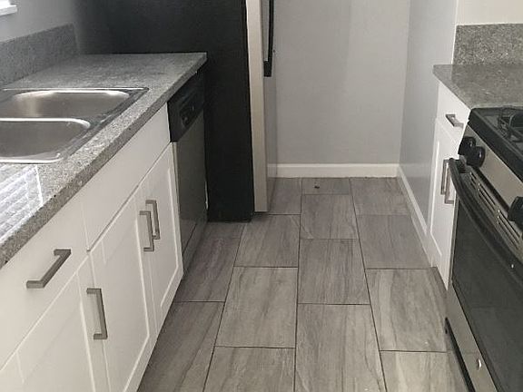 5th image of 1280 N Laurel Ave APT 7