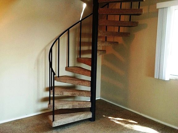 5th image of 5530 Grover St APT 706