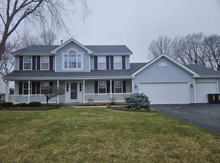 10590 Meadowsweet Ln, Roscoe, IL 61073