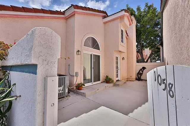 3 bed, 2.5 bath, 1570 sqft, $4,500 — Photo 3