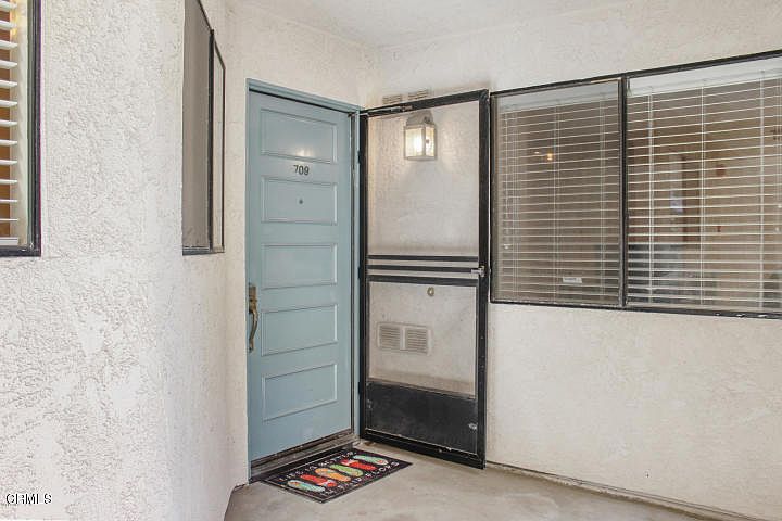 1st image of 709 Island View Cir