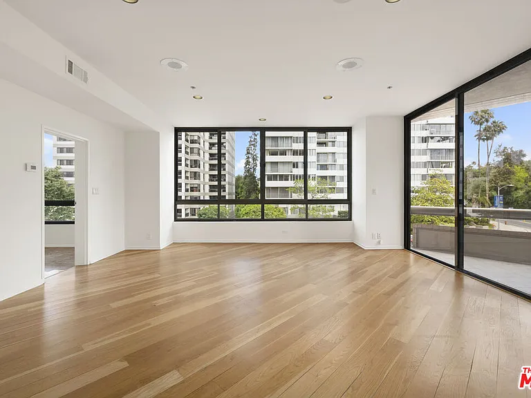 10430 Wilshire Blvd #202 — Photo 5