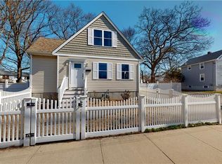 550 W Shore Rd, Warwick, RI 02889