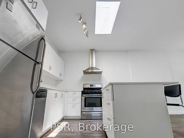 464 College St #3 — Photo 21