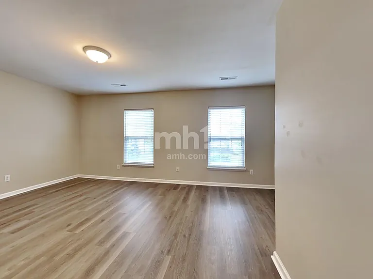 5034 Ballantine Dr — Photo 14