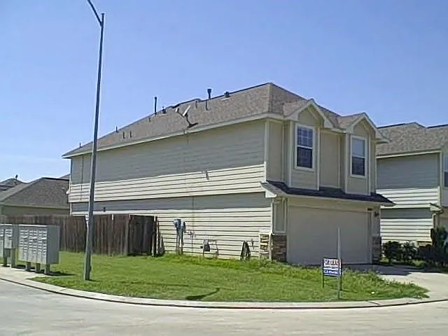 Building Photo - 3710 Windmill Village Dr