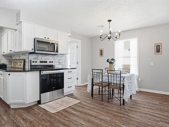 4th image of 4521 S Melrose Ln