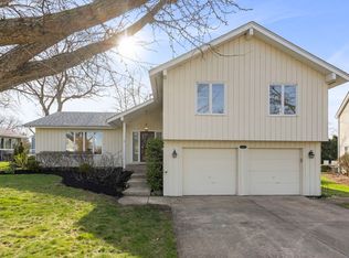 1530 N Blanchard Ct, Wheaton, IL