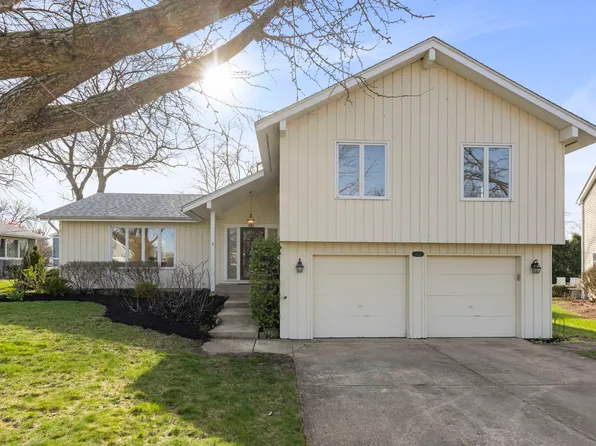 1530 N Blanchard Ct, Wheaton, IL 60187