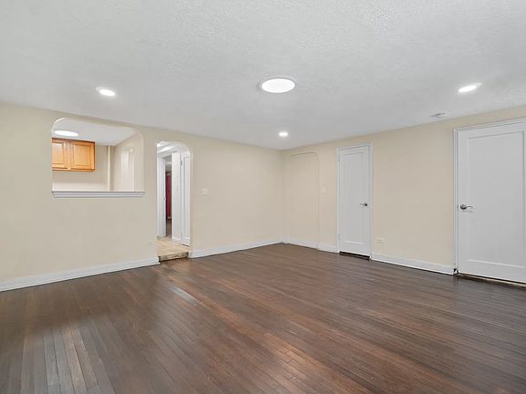 4th image of 2339 Matthews Ave #1W