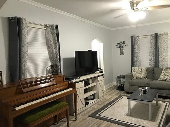 5th image of 306 Burrwood Ave