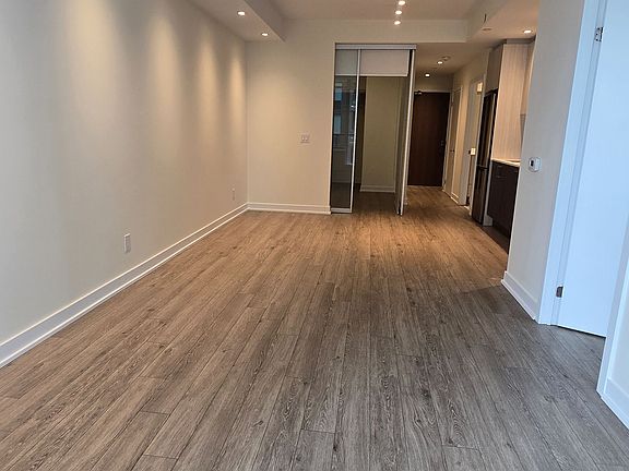 3rd image of 1928 Lake Shore Blvd W #3305