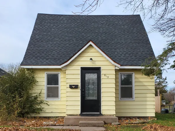 613 7th St NE, Little Falls, MN 56345