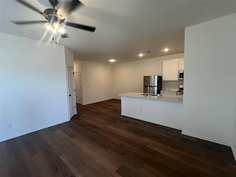 206 Mason Ct — Photo 3