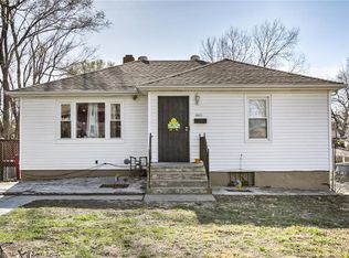 10621 Hill Park Ter, Independence, MO 64052