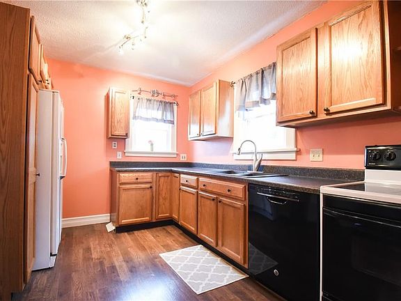 5th image of 2030 21st St