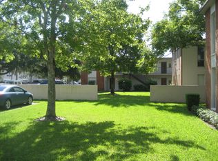 147 NE Monroe Cir N APT 1, Saint Petersburg, FL 33702