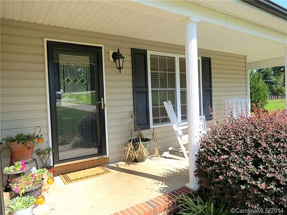 3rd image of 1350 Pell Dr