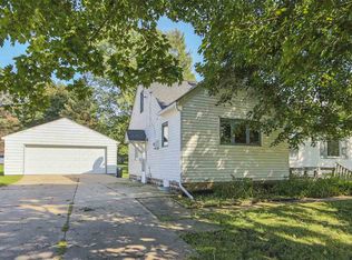 3300 Rownd St, Cedar Falls, IA 50613