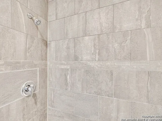 100 Lorenz Rd #1501 — Photo 27