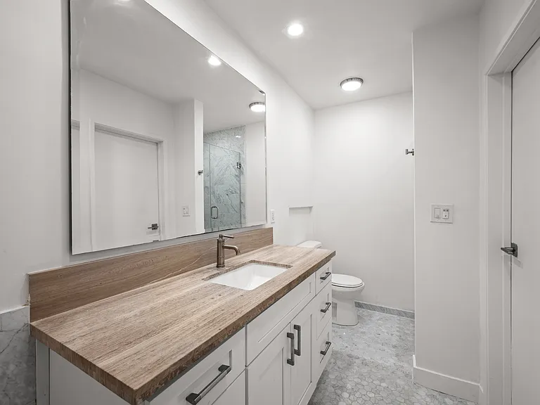 2021 California Ave #2 — Photo 12