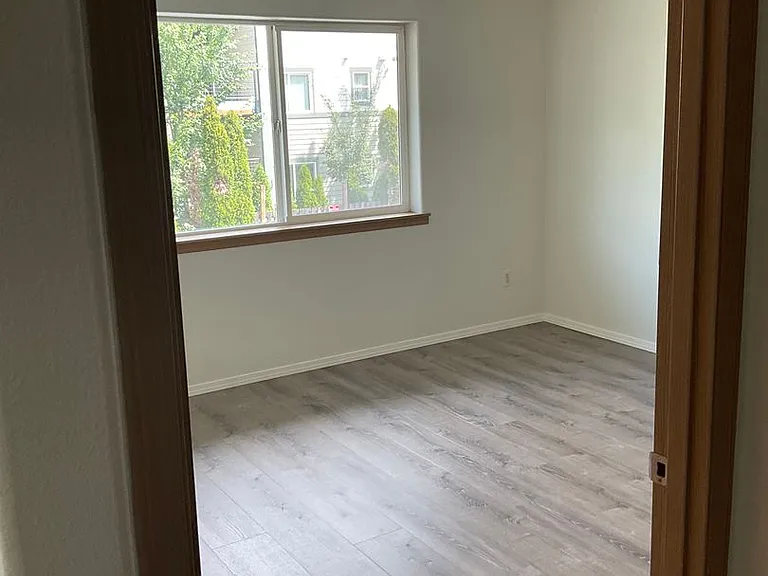 Ascot Place Apartments — Photo 14