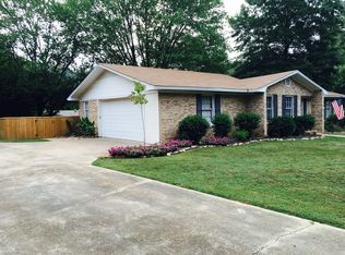 12 Glenmere Dr, Searcy, AR 72143