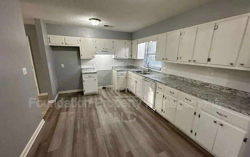 3 bed, 2.0 bath, 1510 sqft, $1,695 — Photo 4