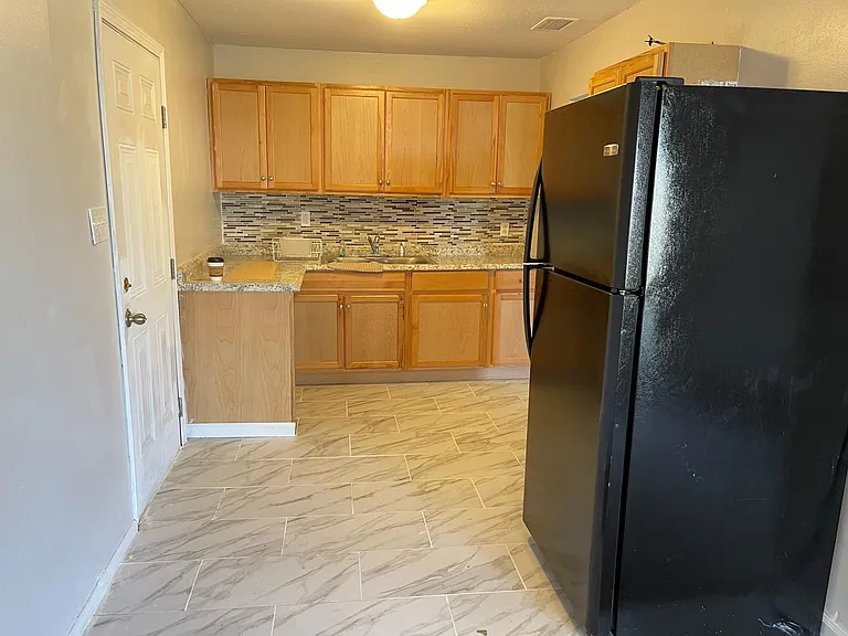622 Jefferies Ave — Photo 3