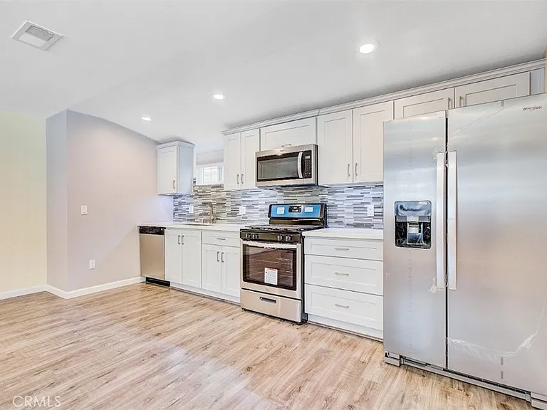 6854 Gentry Ave #ADU — Photo 6