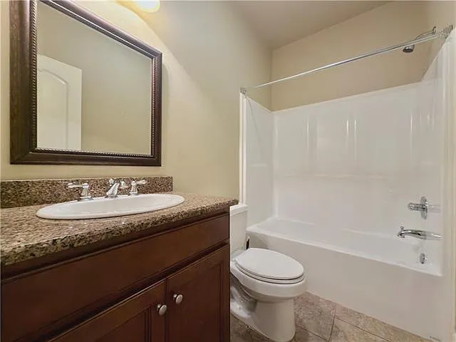 726 Place Saint Etienne St — Photo 21