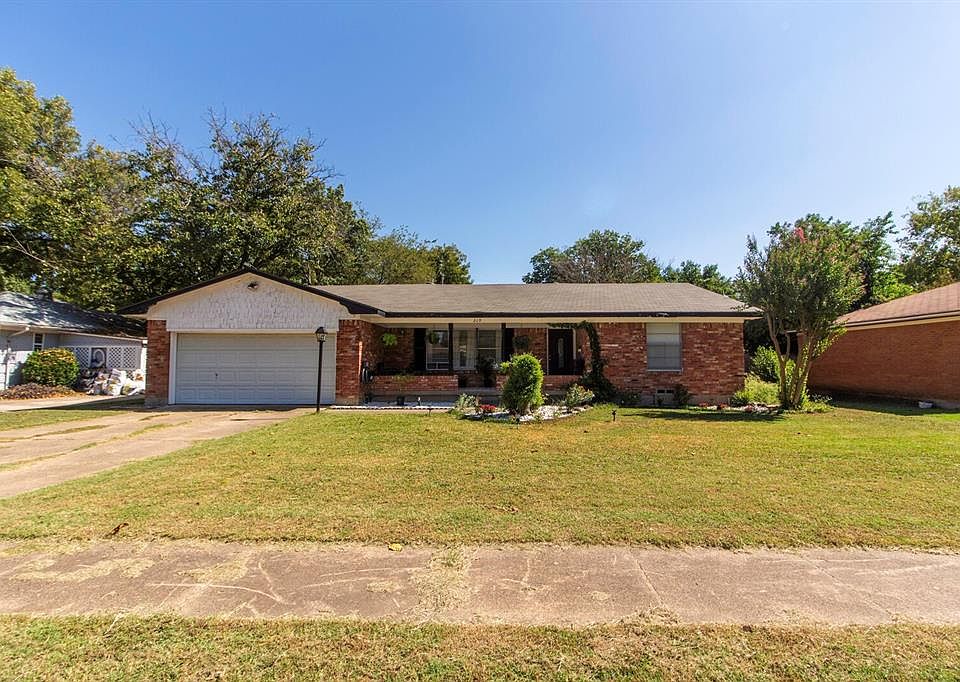 1st image of 209 Vicki Dr
