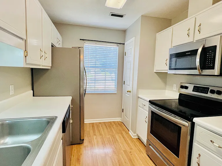 347 Darlington Cir — Photo 12