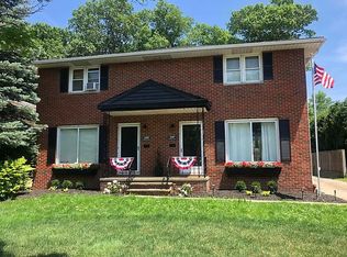 1195 Bonnie Ln, Mayfield Heights, OH