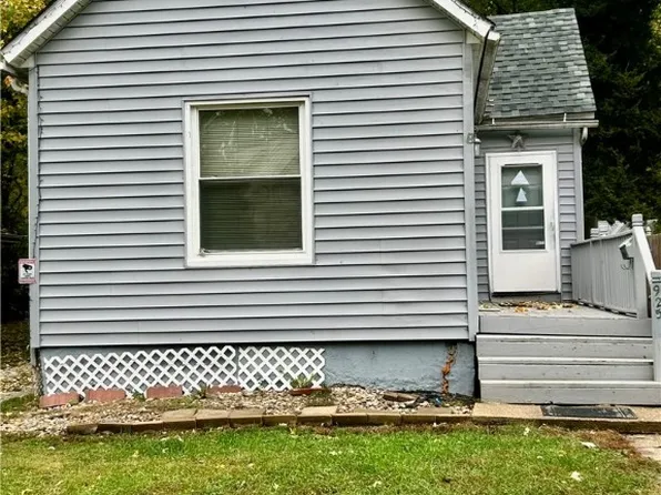 925 W Olive St, Decatur, IL 62526